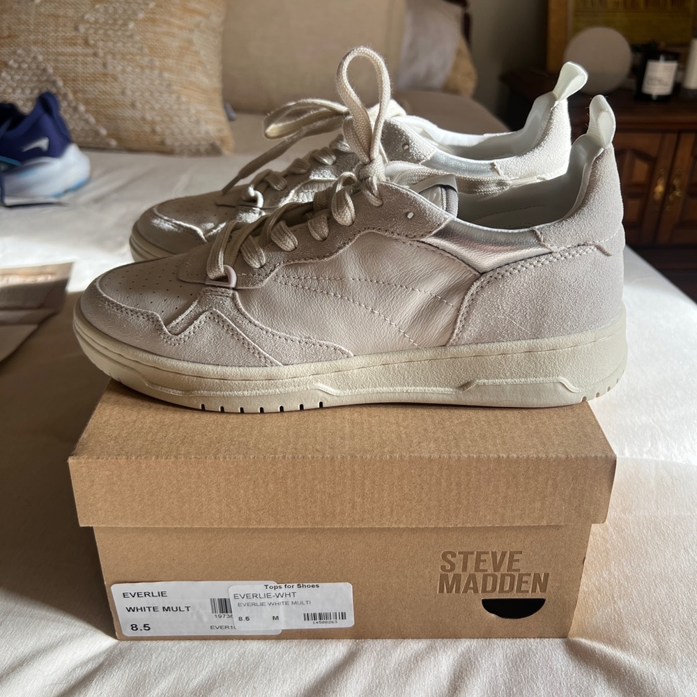 Steve Madden Everlie White Sneakers size 8.5